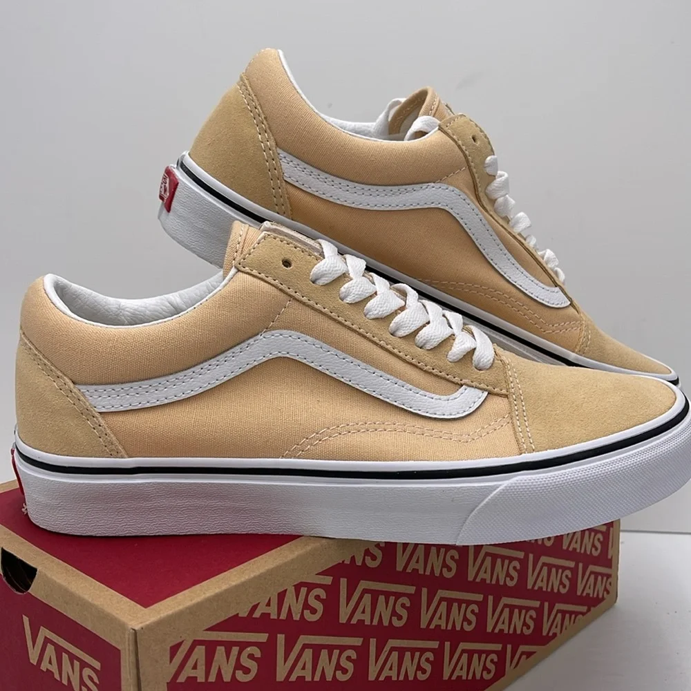 Vans WMNS Beige White Sneakers Old Skool
Color Theory Honey Peach
VN0007NTBLP - Picture 7 of 16
